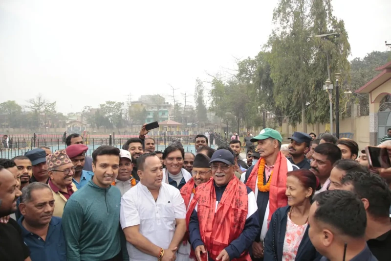 वीरगञ्जमा अध्यक्ष प्रचण्डको मर्निङ्गवाकसँगै जनतासँग भेटघाट