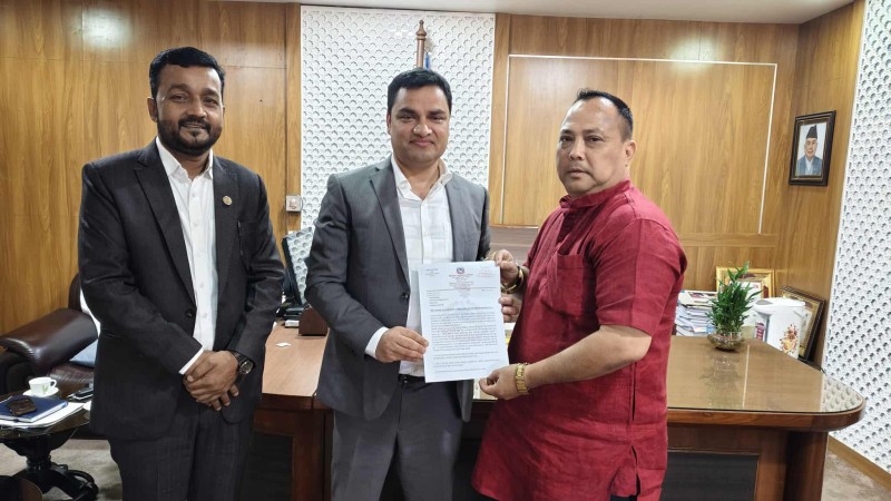 नारायणी अस्पतालमा भएको लापरवाहीबारे उच्चस्तरीय छानबिन समिति गठन गर्न मेयर सिंहद्वारा मन्त्री पौडेलसँग माग