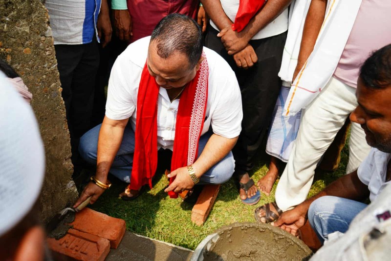 अलौंमा कब्रगाह वाउन्ड्रीवाल निर्माणको महानगर प्रमुख सिंहद्वारा शिलान्यास