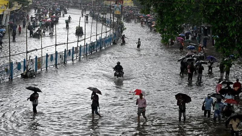कोलकातामा ३९ वर्षयताकै सबैभन्दा भारी वर्षा, १९ जनाको मृत्यु