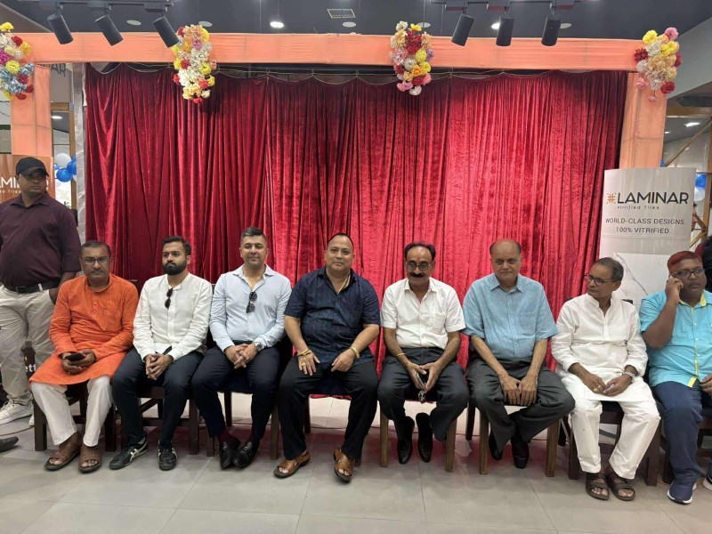 बीरगंजमा लेमिनार भिट्रिफाइड टायल्सको  शोरुम संचालनमा