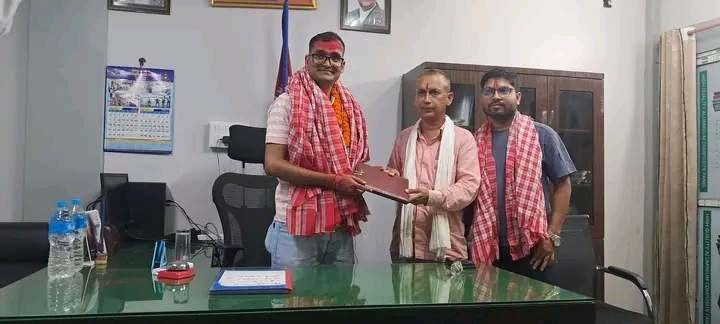 विश्रामपुर गाउँपालिकामा नयाँ प्रशासकीय अधिकृतको केशरीले सम्हाले कार्यभार, कामलाई अझ पारदर्शी, छरितो र जनमुखी बनाउन प्रतिबद्धता