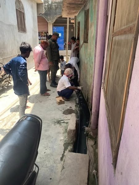 वीरगञ्जमा हैजा नियन्त्रणका लागि महानगरद्वारा नालाभित्र डीप बोरिङ पाइप हटाउने अभियान सुरु
