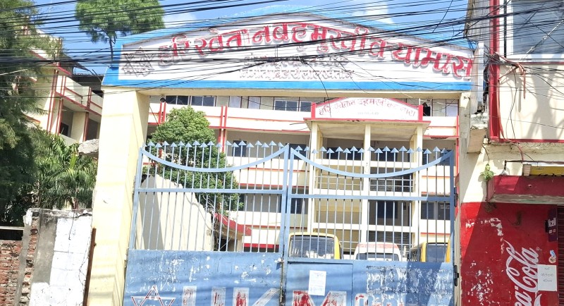 हरिखेतान क्याम्पस ठप्पः   शिक्षक र कर्मचारीद्वारा तालाबन्दी