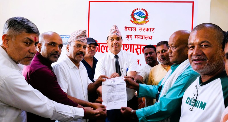 जयप्रकाश थारूको नेतृत्वमा नेपाली कम्युनिस्ट पार्टी पर्साको ज्ञापन, किसानदेखि उपभोक्तासम्मका समस्या समाधान गर्न माँग