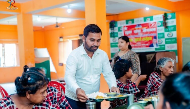 ३६ औं स्थापना दिवसको उपलक्ष्यमा युवा संघ नेपाल पर्सा जिल्ला कमिटीद्धारा मानव सेवा आश्रममा निशुल्क भोजन कार्यक्रम समपन्न