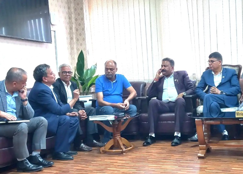 पूर्व मेयर सरावगी सहितको टोली संघीय प्रशासन मन्त्रालयमा, वीरगंज मेनरोडको विस्तार २५ मिटर नभई १५ मिटर या १० मिटर मात्र भत्काउन मन्त्री गुप्तालाई अनुरोध