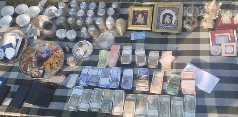 कैलालीमा एक करोड रुपैयाँ बराबरको सुन, चाँदी र नगदसहित तीन जना पक्राउ