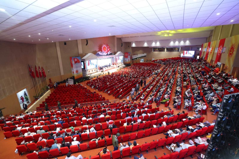 एमालेको विधान महाधिवेशन आज दोस्रो दिन पनि जारी, प्रतिवेदन पेश गरेपछि समूहगत छलफल हुने