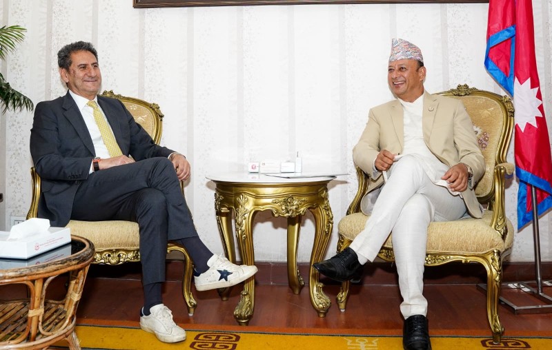 आइरेनाका महानिर्देशक क्यामेरा र ऊर्जामन्त्री खड्काबीच शिष्टाचार भेट, स्वच्छ ऊर्जा साझेदारी विस्तारमा जोड