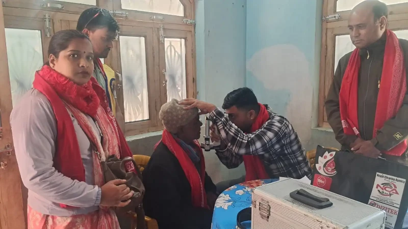 पोखरिया–५ मा निःशुल्क आँखा जाँच शिविरमा ५७ जनामा मोतियाबिन्दु पहिचान
