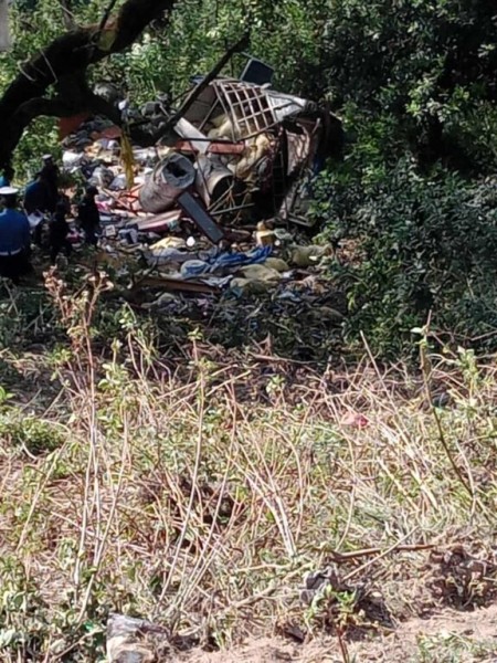 डोटीमा मिनी ट्रक दुर्घटना हुदाँ तीन जनाको घटना स्थलमै मृत्यु