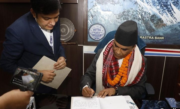 पचास र एक हजारका नयाँ नोट छपाने नवनियुक्त गभर्नर पौडेलको पदभार ग्रहणपछि पहिलो निर्णय