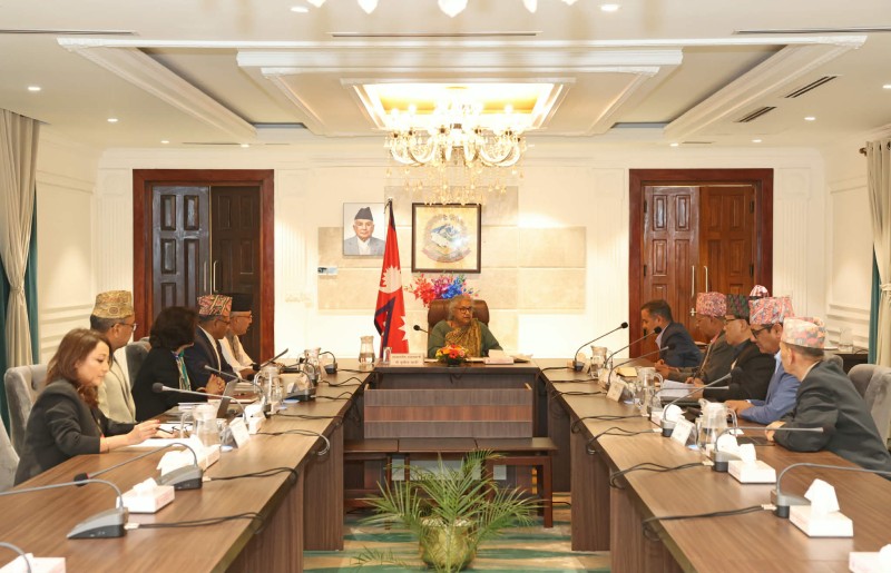 मन्त्रिपरिषद् बैठक सुरु