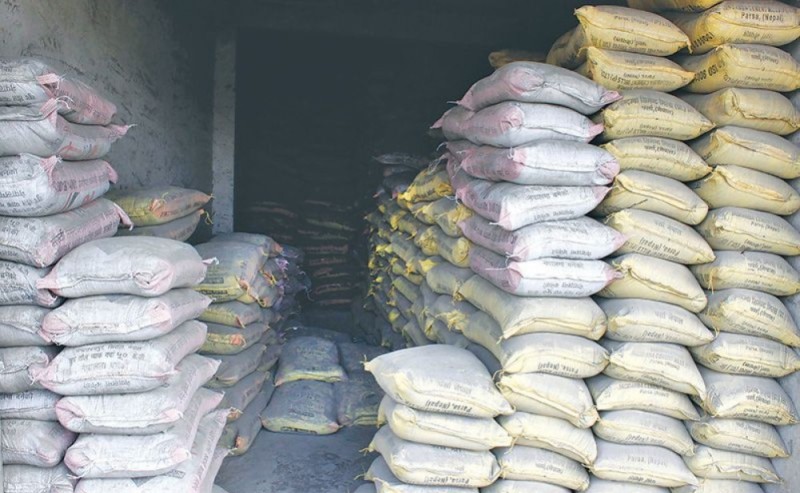 साढे दुई अर्बको सिमेन्ट भारतमा निर्यात