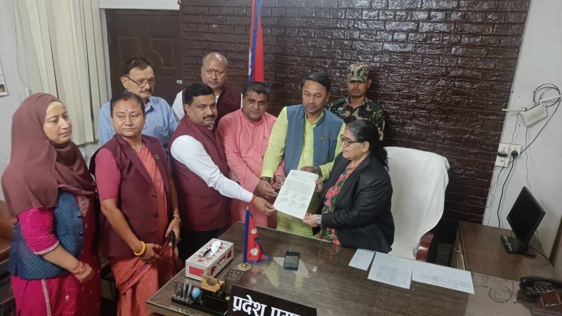 मधेशको मुख्यमन्त्रीमा जनमतका सतिश सिंहको दाबी पेश