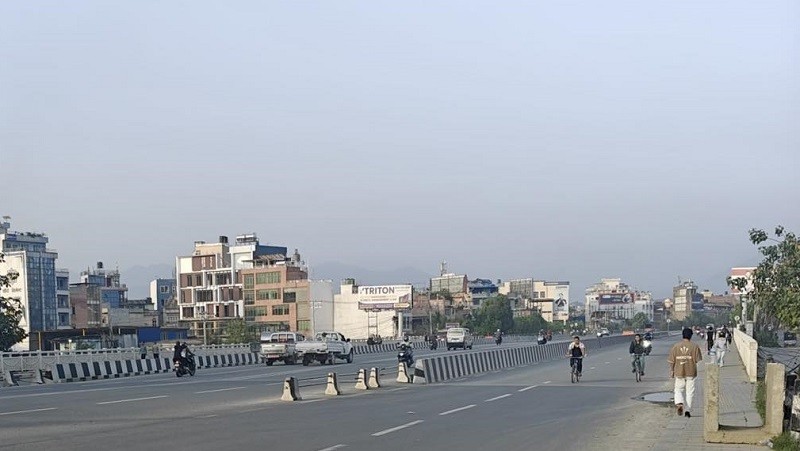 लामो र छोटो दूरीका  गाडी नचल्दा यात्रुहरूको दैनिक जीवनमा गम्भीर असर