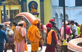 प्रहरीद्वारा पशुपतिनाथ क्षेत्रबाट ७५ जना नियन्त्रणमा 