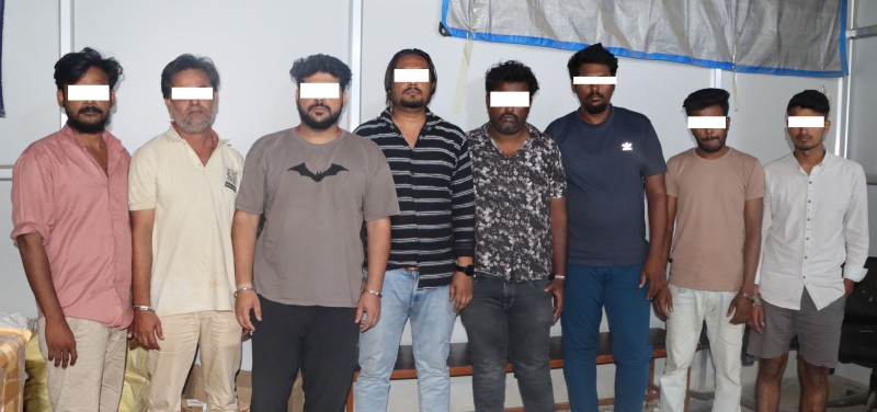 काठमाडौँको चःमतीबाट राजश्व छलीका विभिन्न सामाग्रीसहित ८  जना पक्राउ
