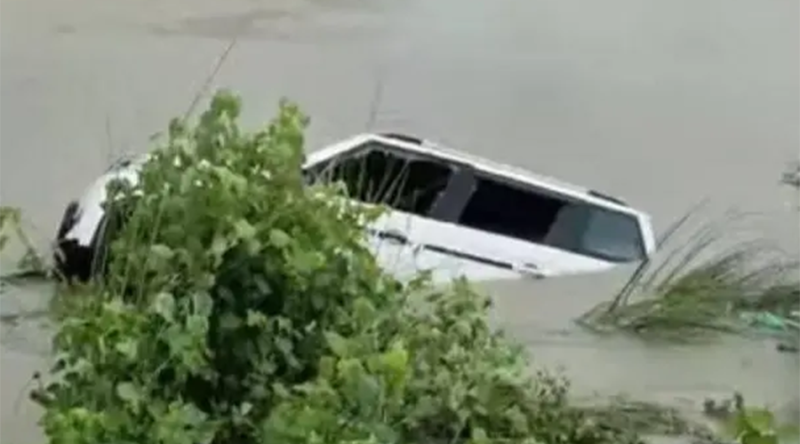 भारतमा तीर्थयात्री सवार जिप दुर्घटनामा ११ को मृत्यु, ४ घाइते