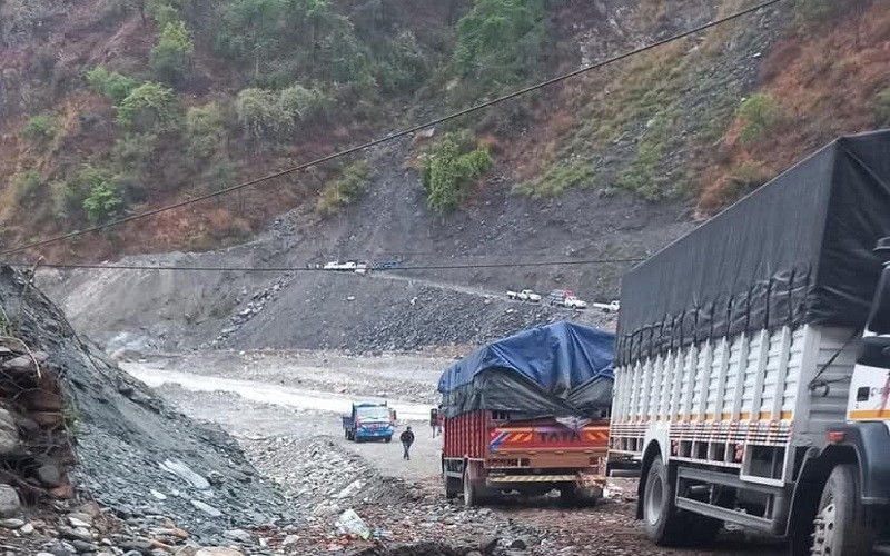 हेटौँडा–काठमाण्डौ जोड्ने कान्ति लोकपथ अवरुद्ध