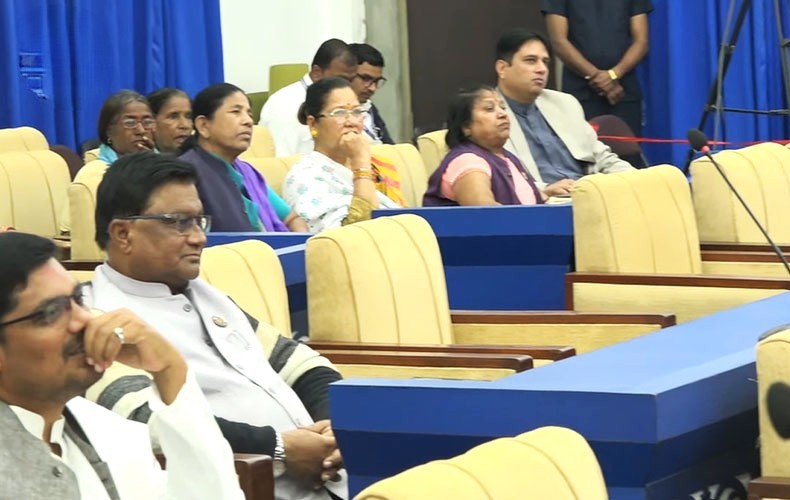 महायज्ञको नाममा दीपक मरिकको उठीबास गराएको घटनाको छानबिन गर्न मधेश प्रदेशसभामा सांसदहरूको माग