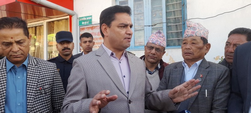 सरकारी अस्पतालले बिमाको औषधि छैन भन्न पाउँदैन : मन्त्री पौडेल