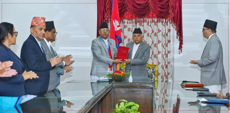 राष्ट्रपतिलाई मुस्लिम आयोगको वार्षिक प्रतिवेदन हस्तान्तरण