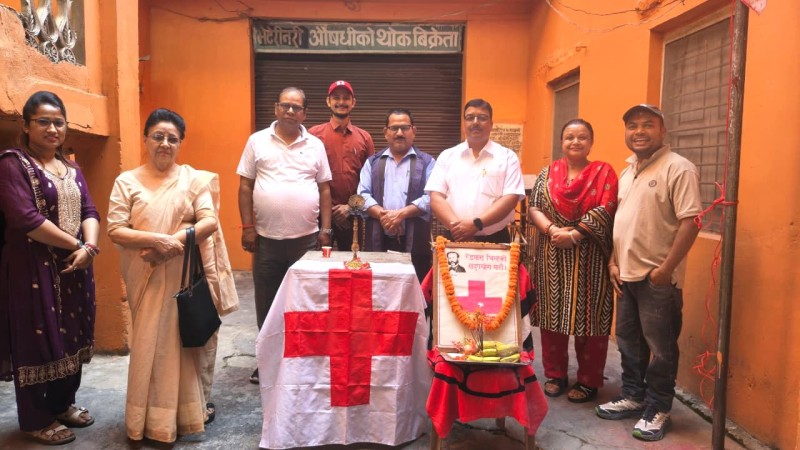विश्व रेडक्रस दिवसमा वीरगञ्जमा विविध कार्यक्रम ,विद्यार्थीलाई शैक्षिक सामग्री र पोशाक वितरण