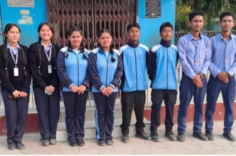 एकै विद्यालयका आठ जना जुम्ल्याहा विद्यार्थीले एसइई परीक्षा दिँदै