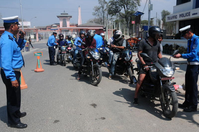 ट्राफिक कारबाहीमा १९ लाख ९५ हजार राजस्व सङ्कलन